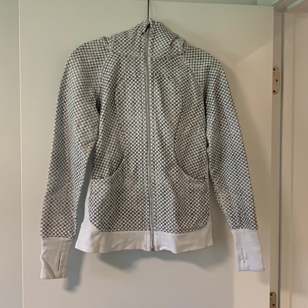LULU LEMON ZIP UP HOODIE